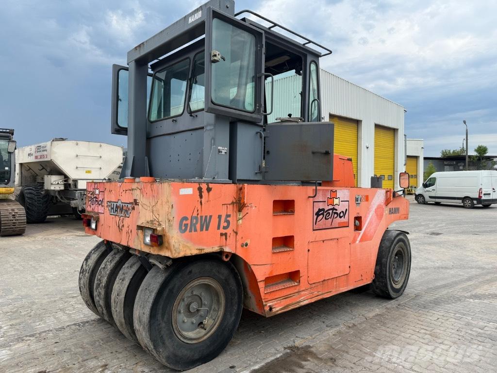 Hamm GRW 15 مداحل ذات إطارات هوائية