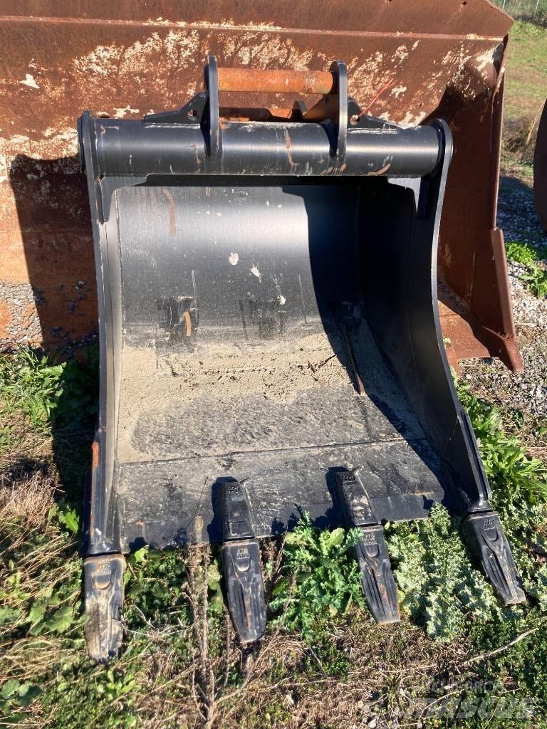  ADGER DIGGING BUCKET دلاء