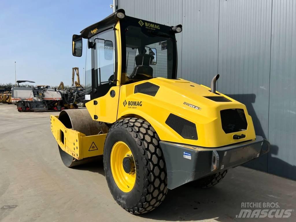 Bomag BW177D-5 مداحل أحادية الأسطوانة