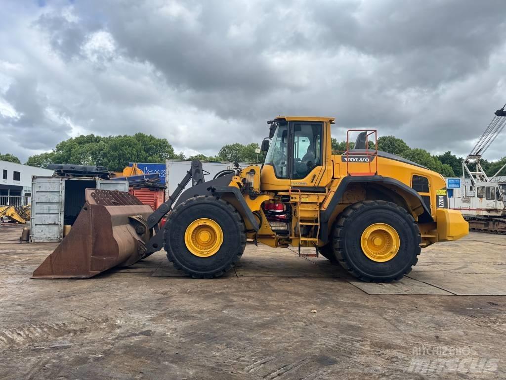 Volvo L 220 H لوادر بعجل