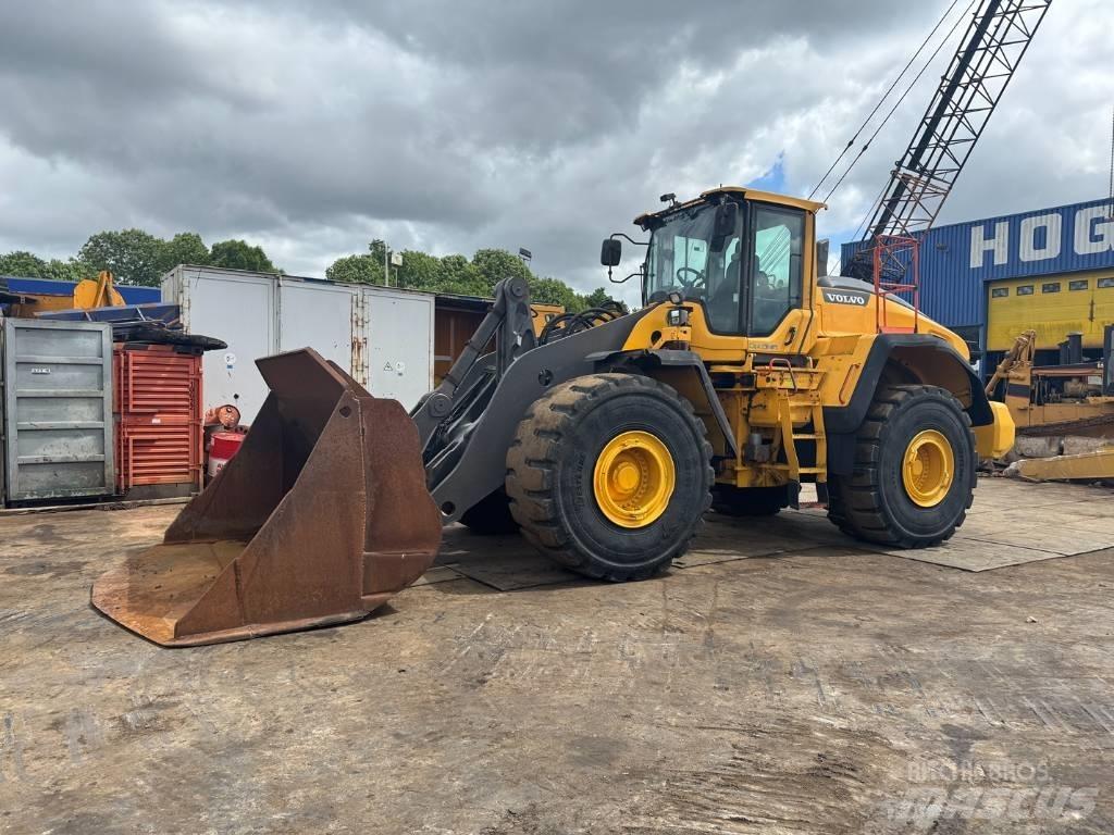 Volvo L 220 H لوادر بعجل