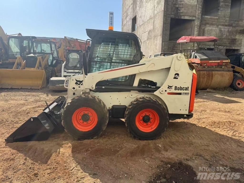 Bobcat S 630 لوادر انزلاقية التوجيه