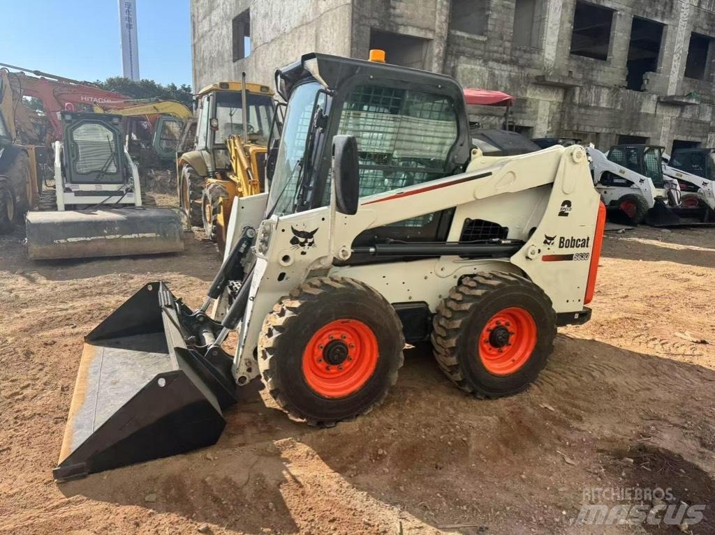 Bobcat S 630 لوادر انزلاقية التوجيه