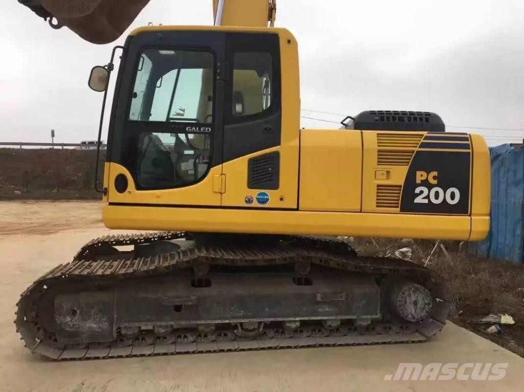 Komatsu pc200-8 حفارات زحافة