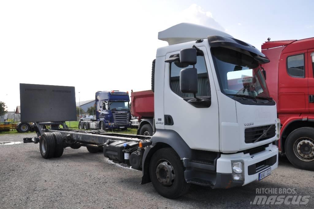 Volvo FL240 4x2 شاحنات بمقصورة وهيكل