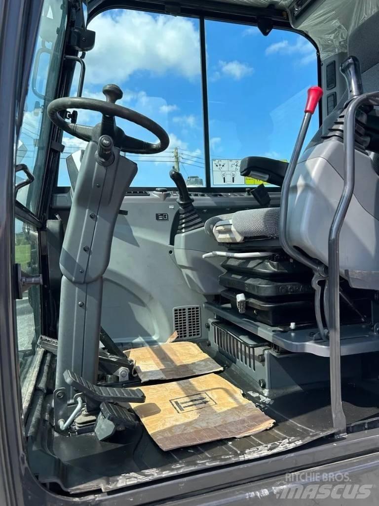 Bobcat E 55 W حفارات بعجل
