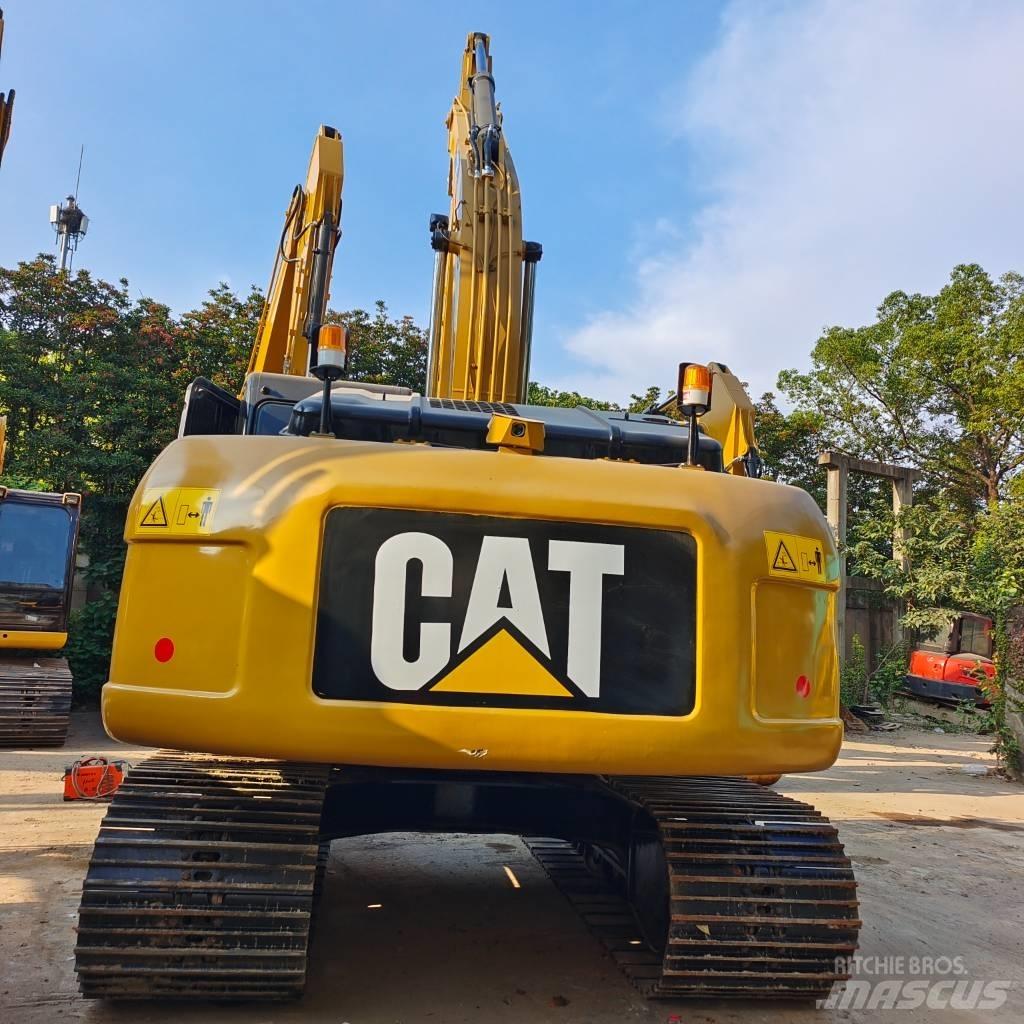 CAT 320D حفارات زحافة