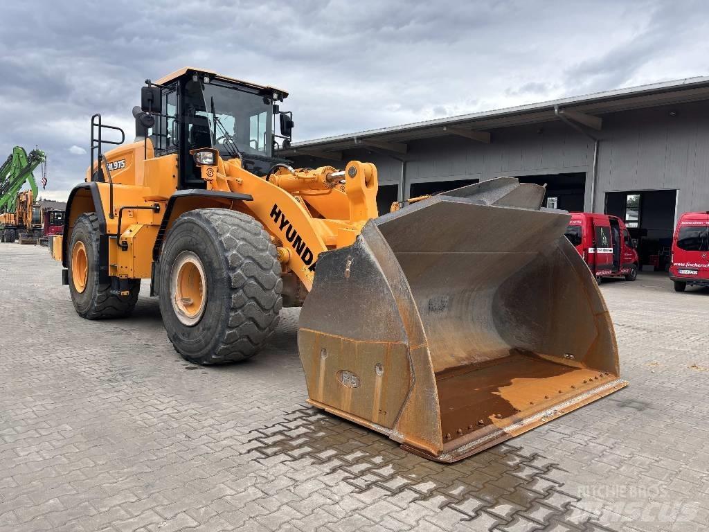 Hyundai HL 975 لوادر بعجل