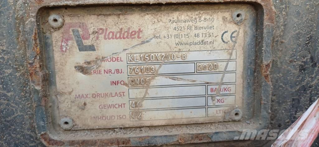 CAT 302.7 CR حفارات صغيرة أقل من 7 طن (حفارات صغيرة)