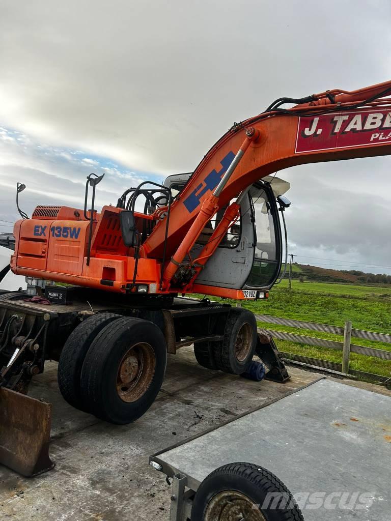 Hitachi EX 135 W حفارات بعجل