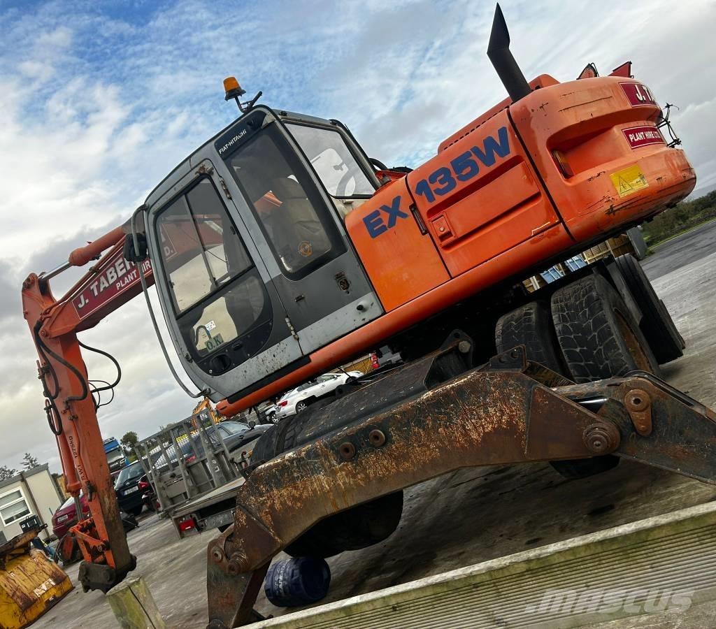 Hitachi EX 135 W حفارات بعجل