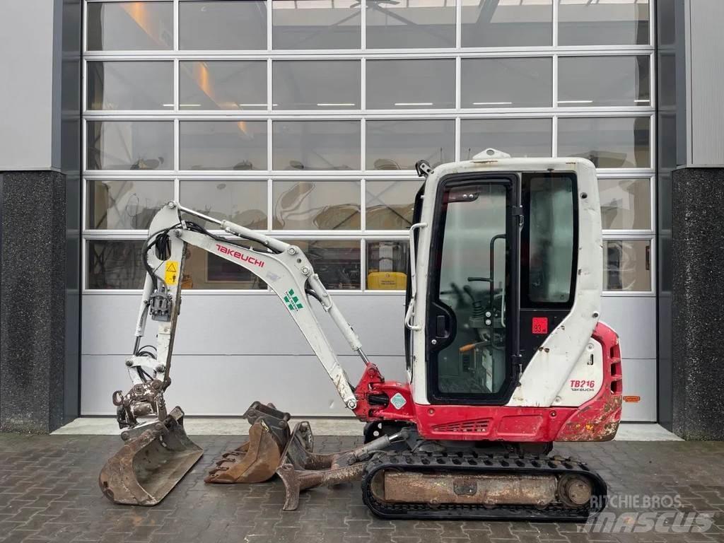 Takeuchi TB216 حفارات صغيرة أقل من 7 طن (حفارات صغيرة)