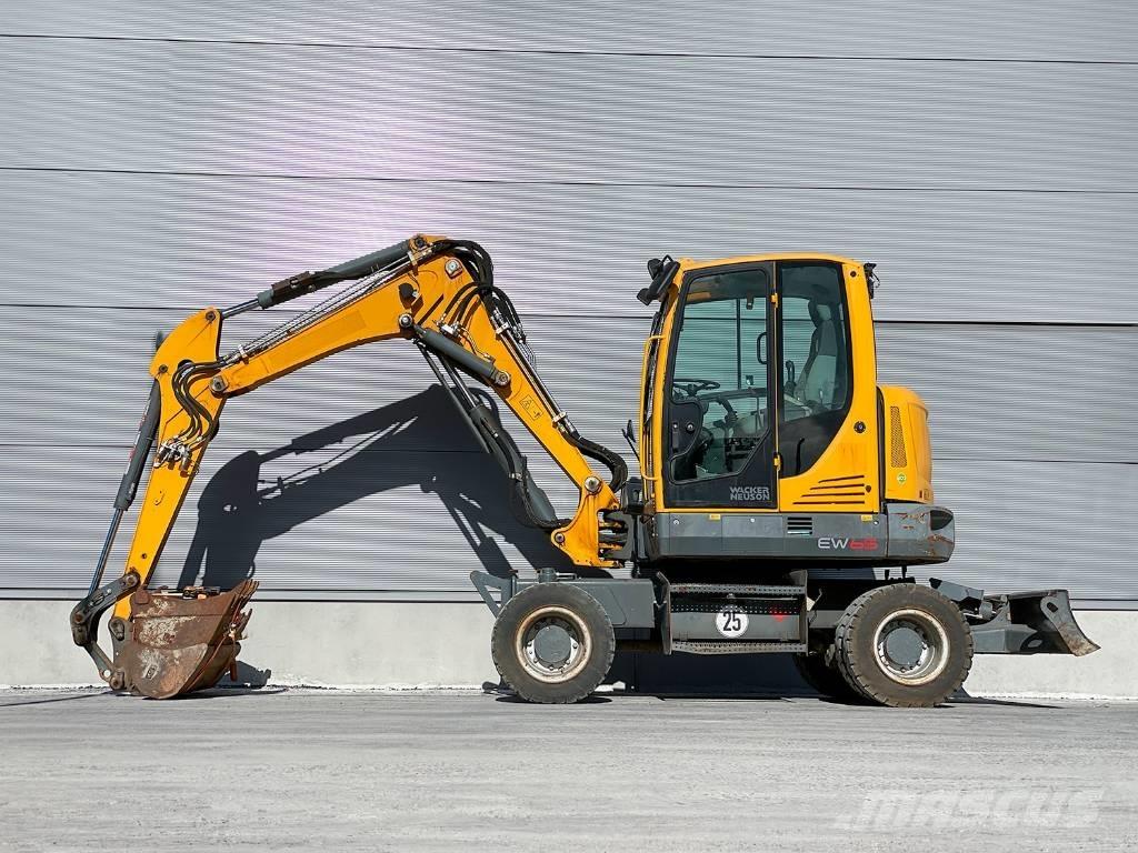 Wacker Neuson EW 65 حفارات بعجل