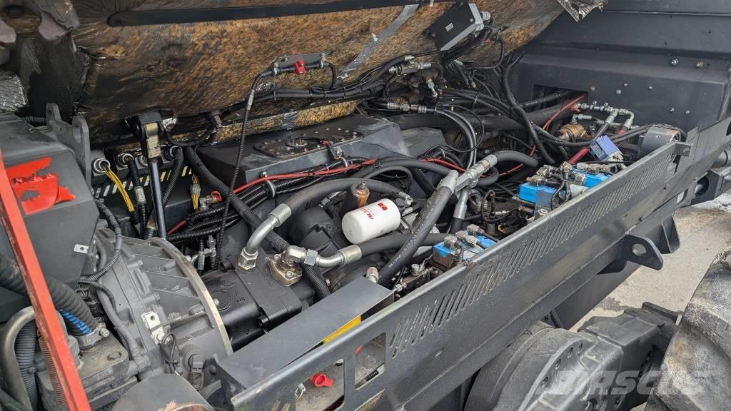 Ponsse Wisent 8W شاحنات