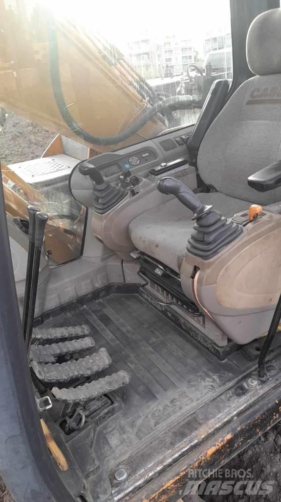 CASE CX 210 B حفارات زحافة