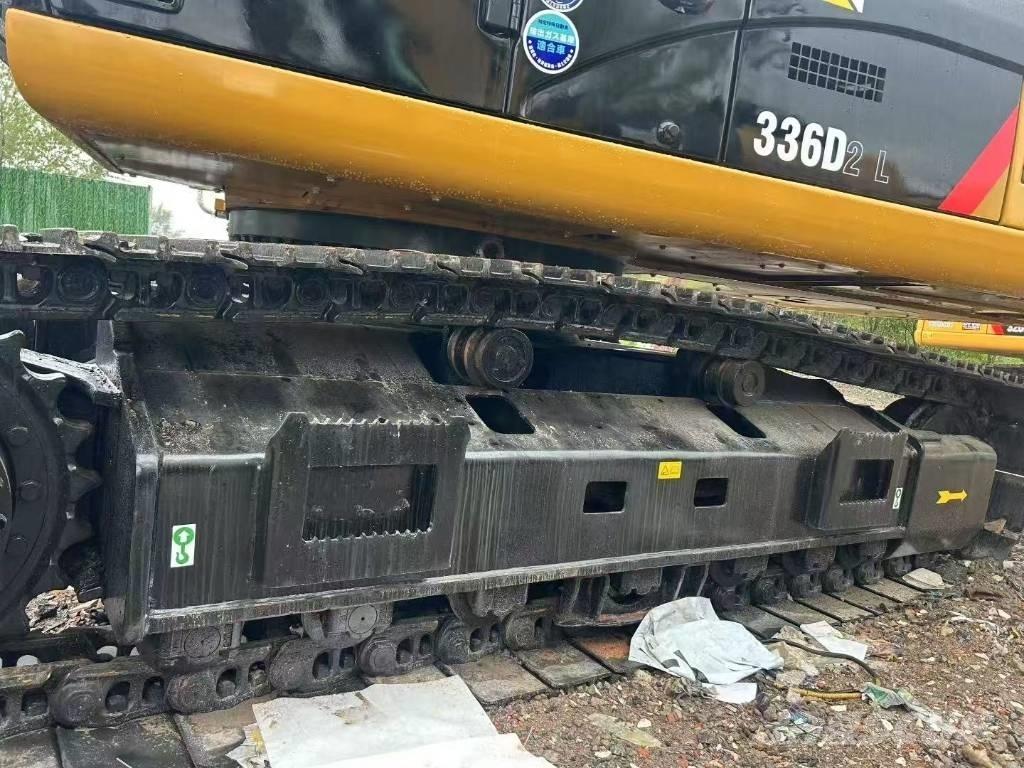 CAT 336 D L حفارات زحافة