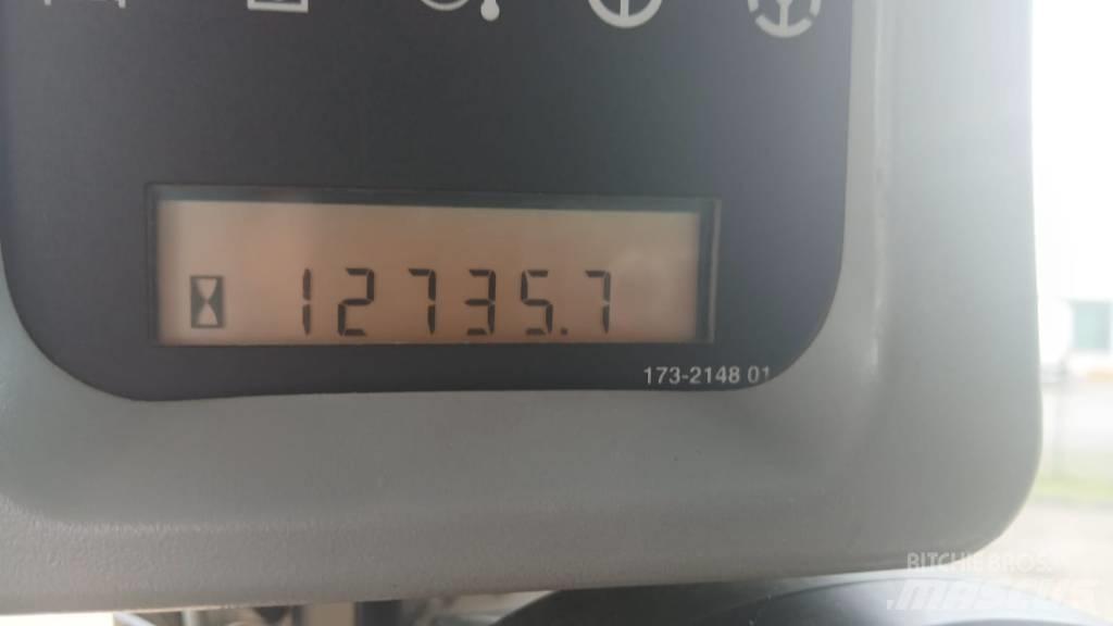 CAT 962 H لوادر بعجل