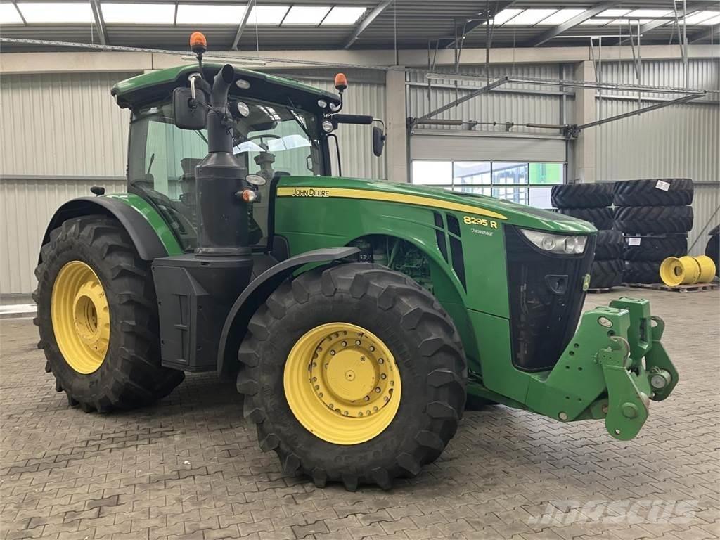 John Deere 8295R الجرارات