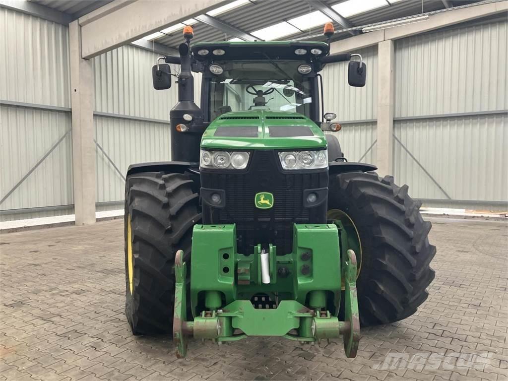 John Deere 8295R الجرارات