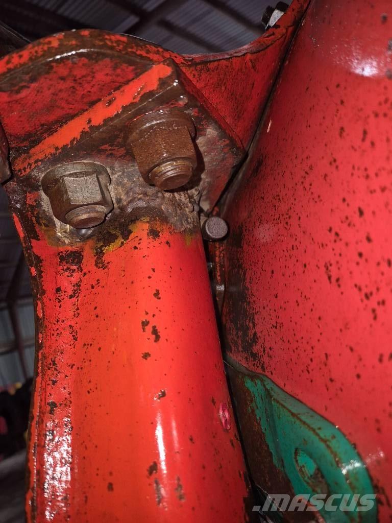 Kverneland EG85 محاريث عكسية