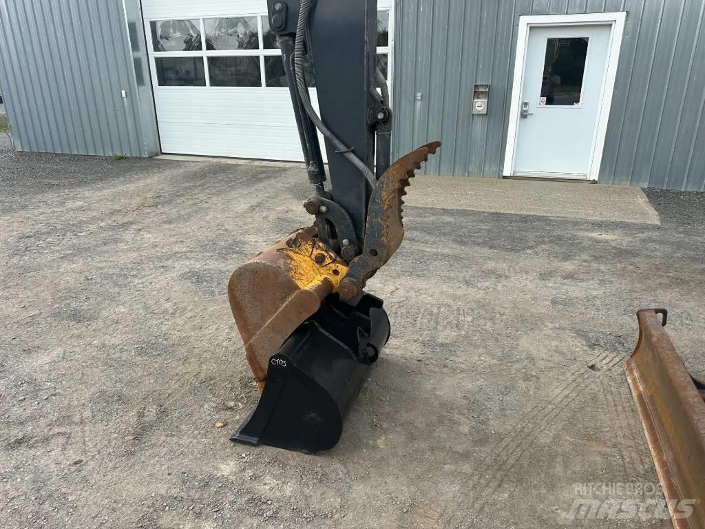 John Deere 35 G حفارات زحافة