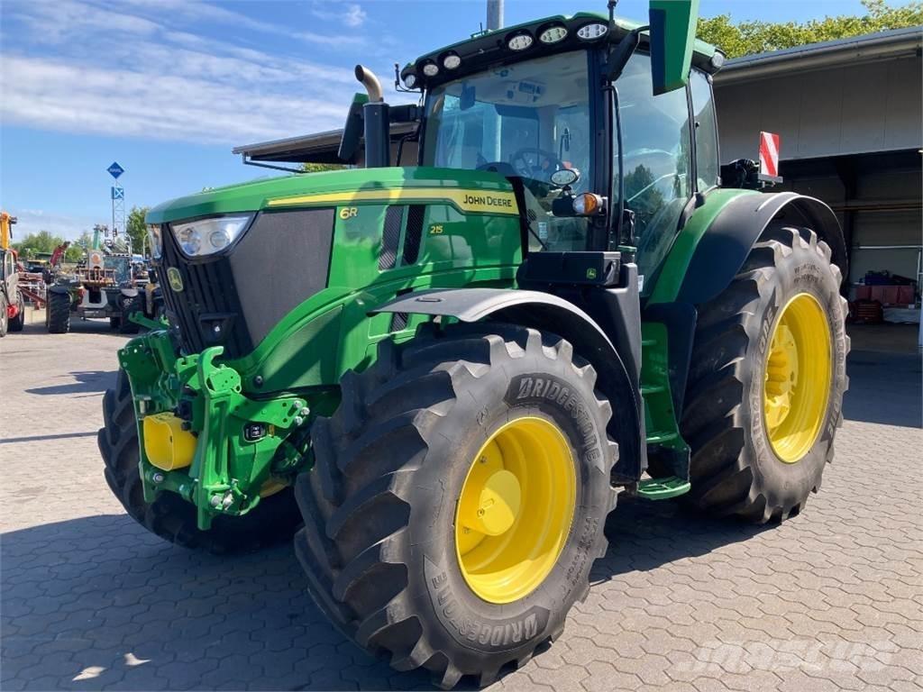 John Deere 6R215 الجرارات
