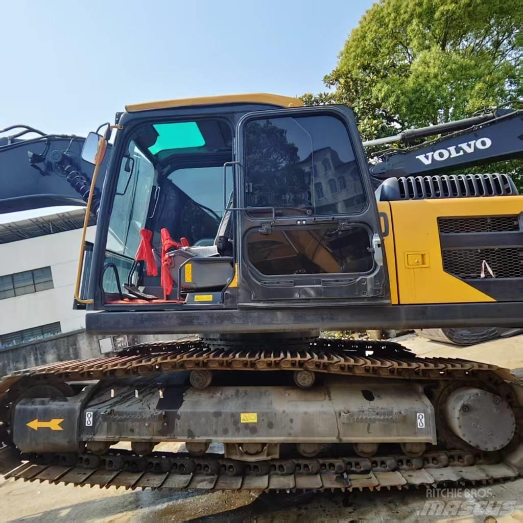 Volvo EC 220 حفارات زحافة