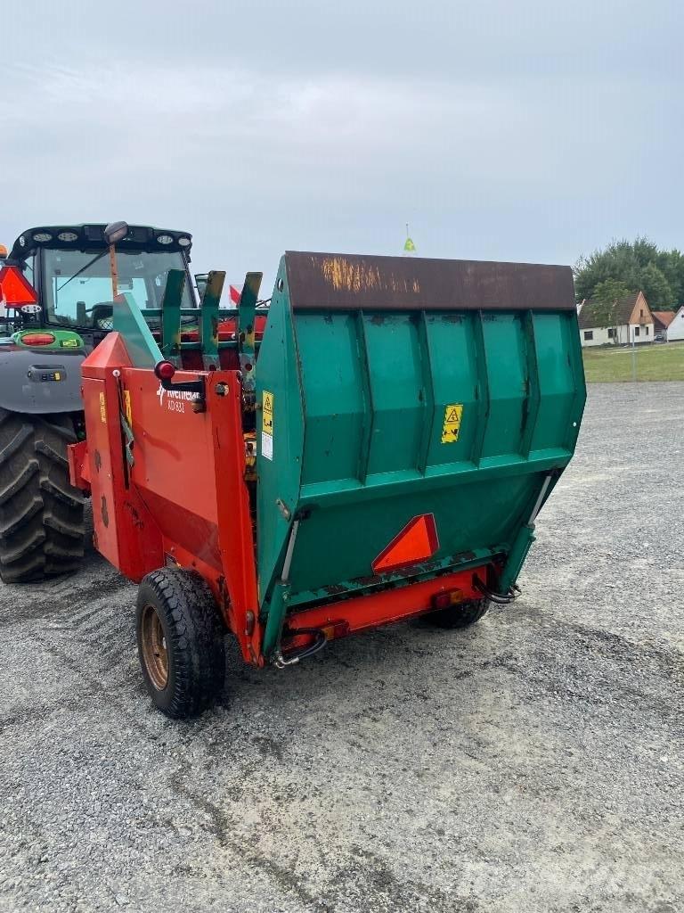 Kverneland KD832 آلات تمزيق الحزم وتقطيعها ونشرها