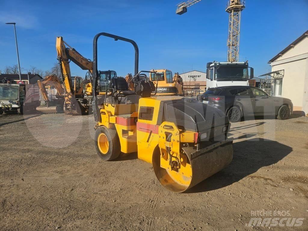 Dynapac CC 142 C مداحل ثنائية الاسطوانة