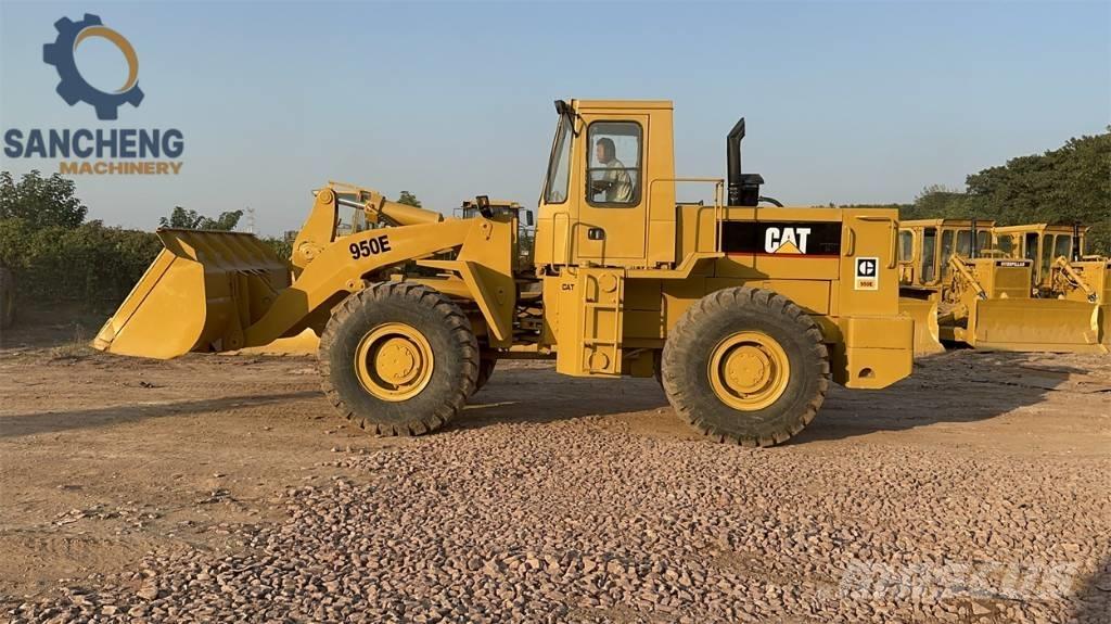 CAT 950E لوادر بعجل