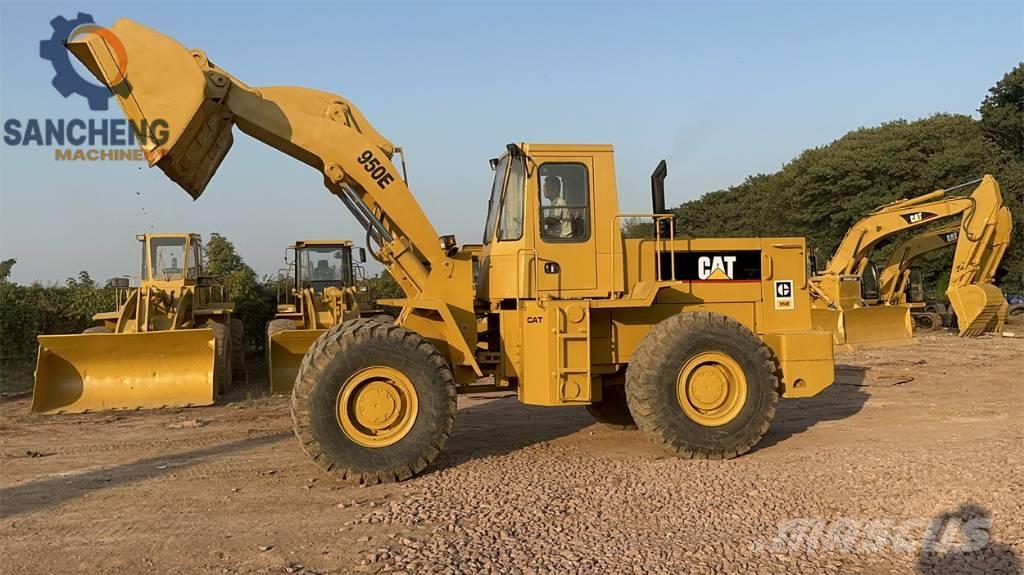 CAT 950E لوادر بعجل
