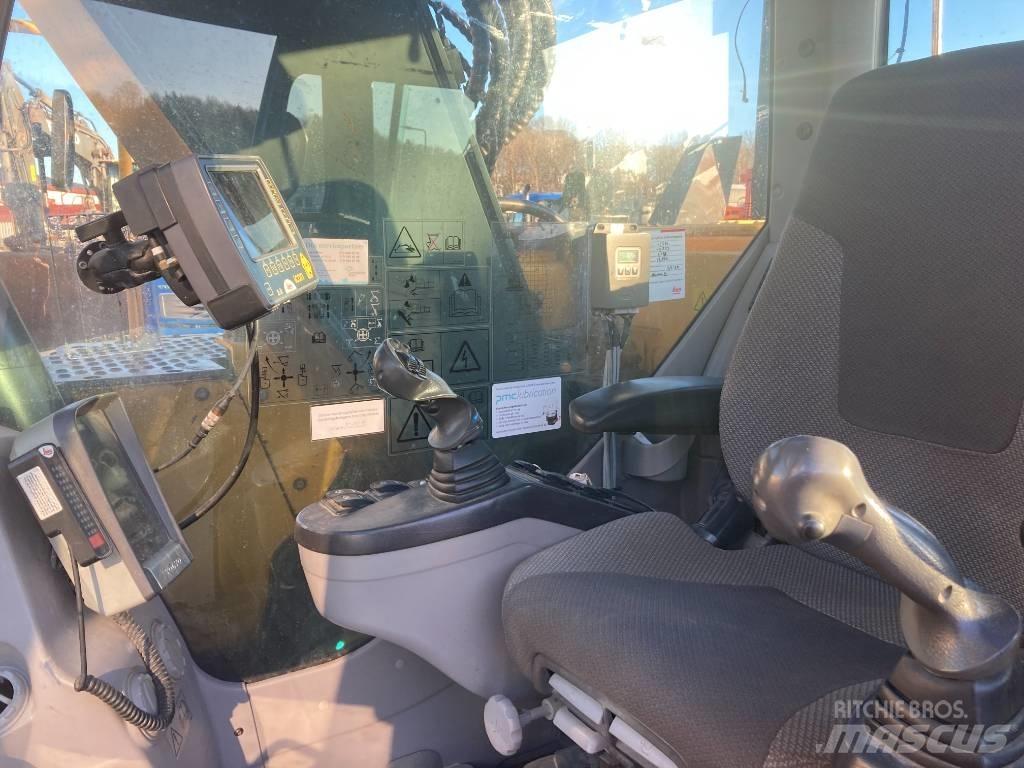 Volvo ECR 235 D حفارات زحافة