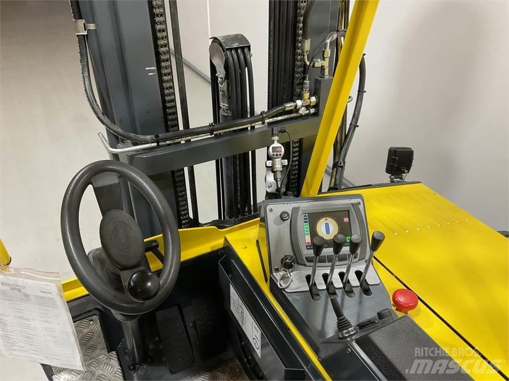Combilift CBE3000 شاحنة المناولة رباعية الاتجاهات