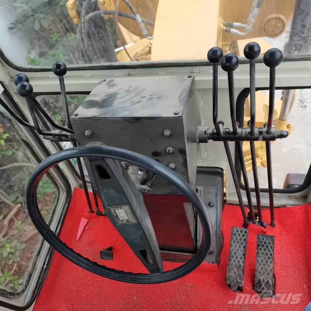 CAT 140 K معدات تمهيد الطرق