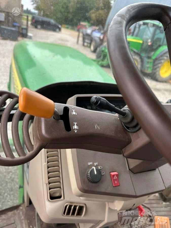 John Deere 6520 الجرارات