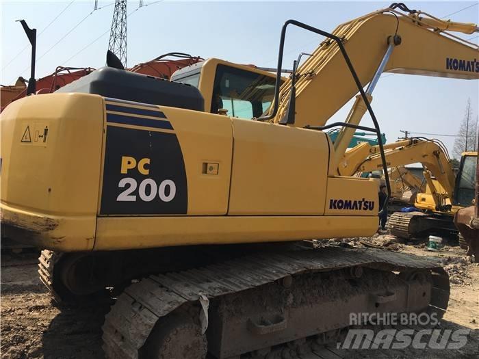 Komatsu PC 200-8 حفارات زحافة
