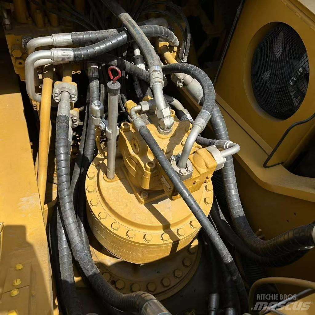 CAT 340 D L حفارات زحافة