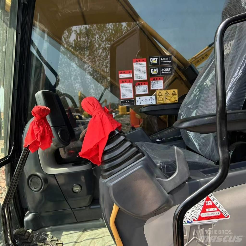 CAT 340 D L حفارات زحافة