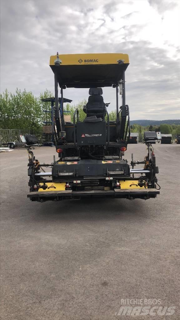 Bomag BF 300 P-2 معدات السفلتة