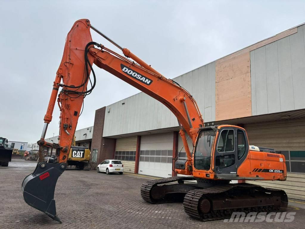 Doosan DX 255 LC حفارات زحافة