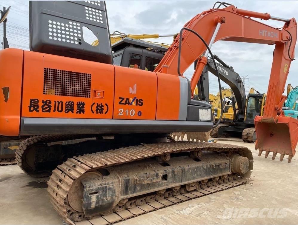 Hitachi zx210 حفارات زحافة