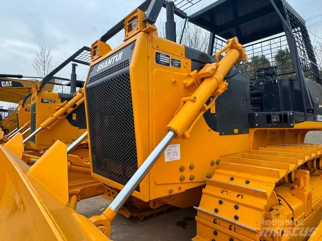 Shantui SD 22 F بلدوزرات مجنزرة