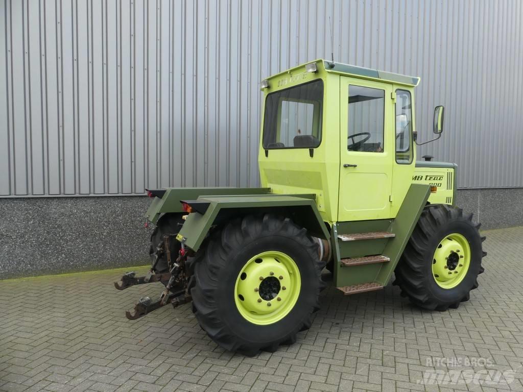 Mercedes-Benz 800 الجرارات