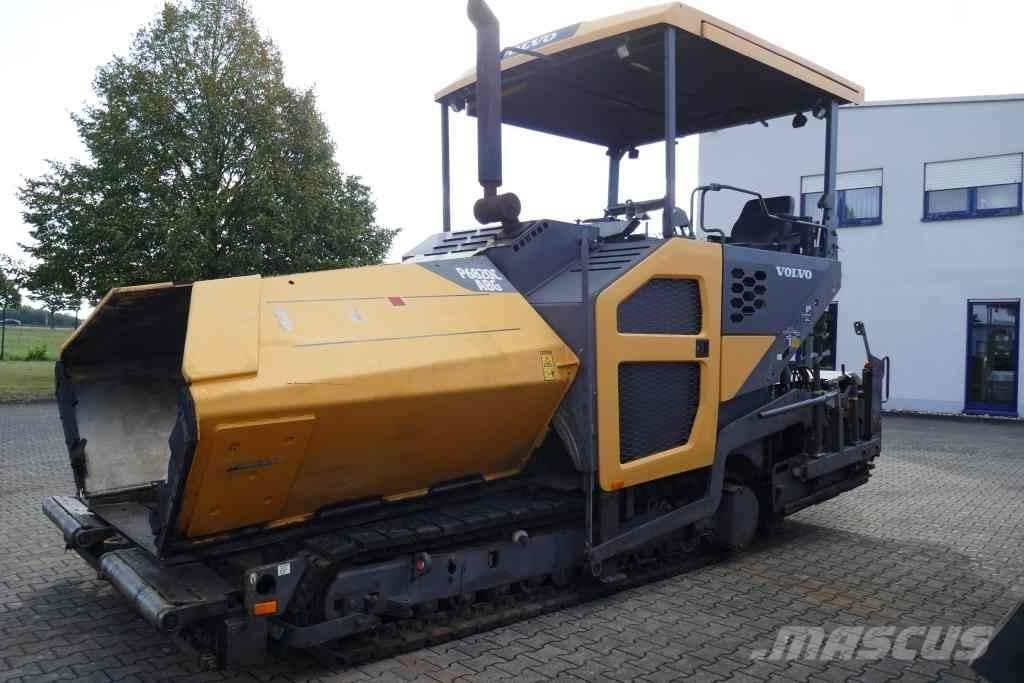 Volvo ABG P 6820  C معدات السفلتة