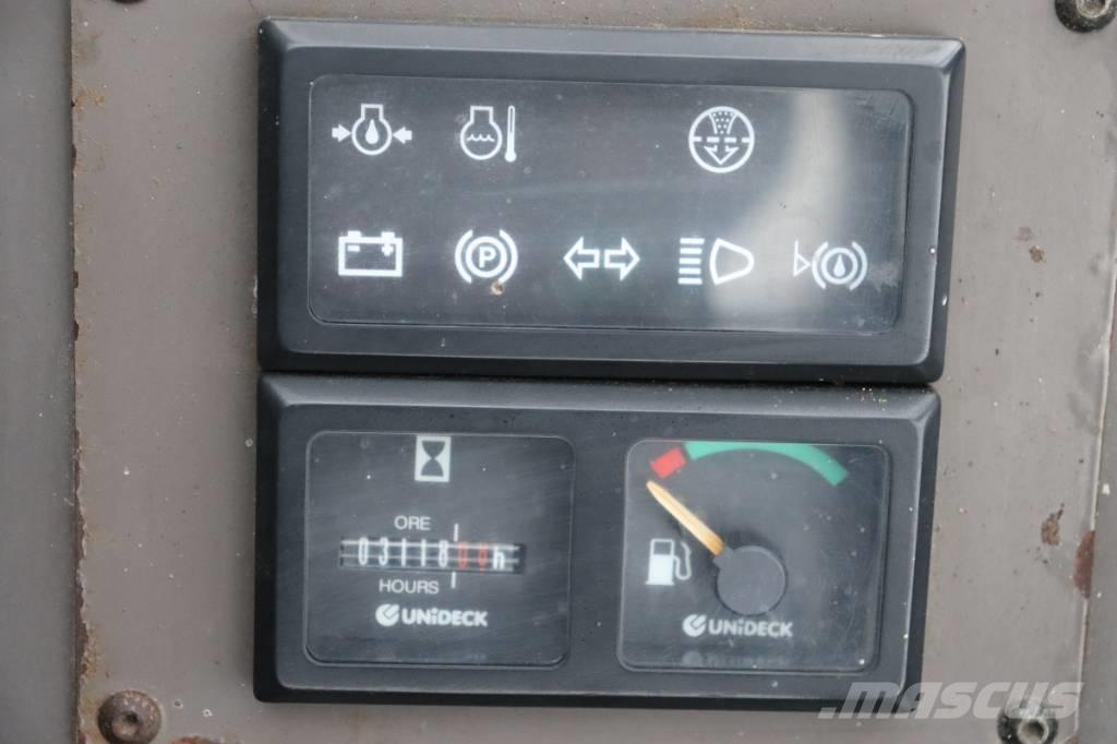 Manitou M 26.4 شاحنات الطرق الوعرة