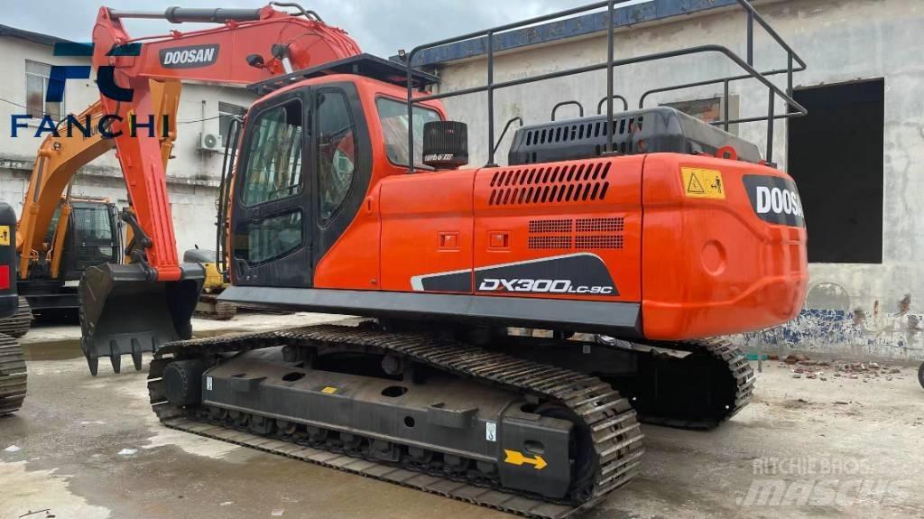 Doosan DX 300 LC حفارات وسط 7 طن - 12 طن