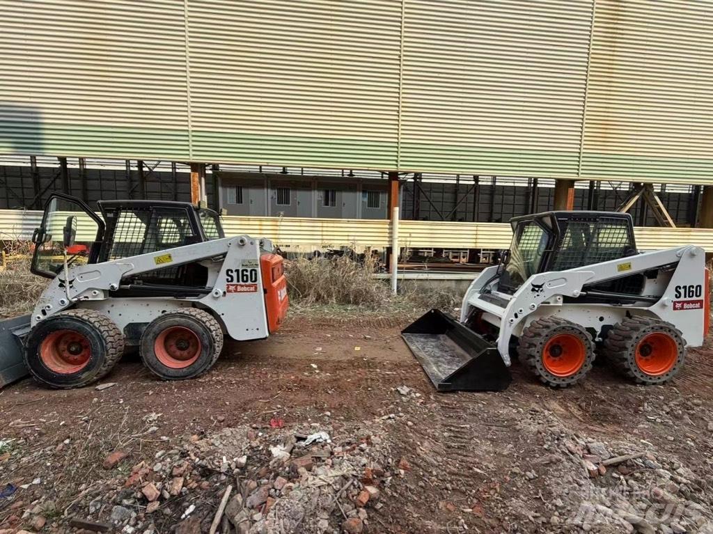 Bobcat S 160 لوادر انزلاقية التوجيه