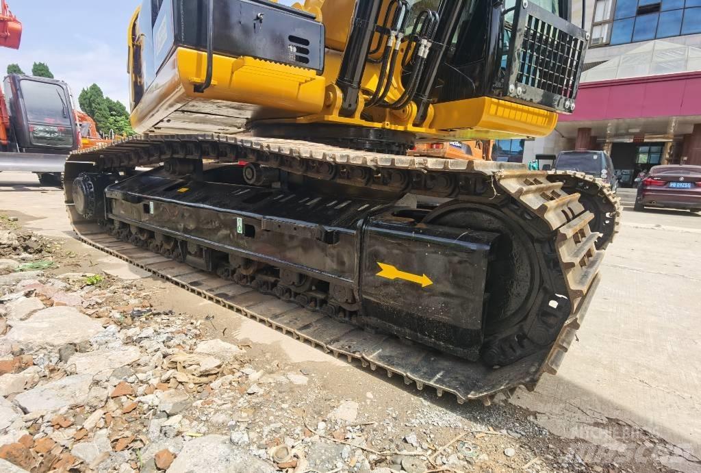CAT 325D حفارات زحافة
