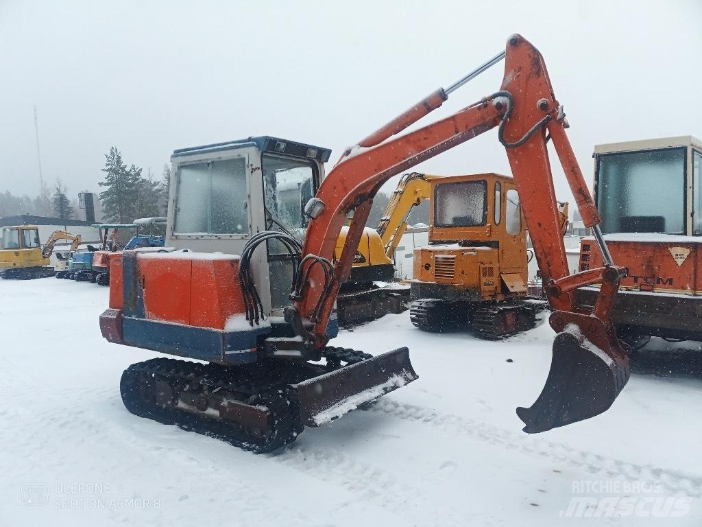 Hitachi EX 27 حفارات صغيرة أقل من 7 طن (حفارات صغيرة)