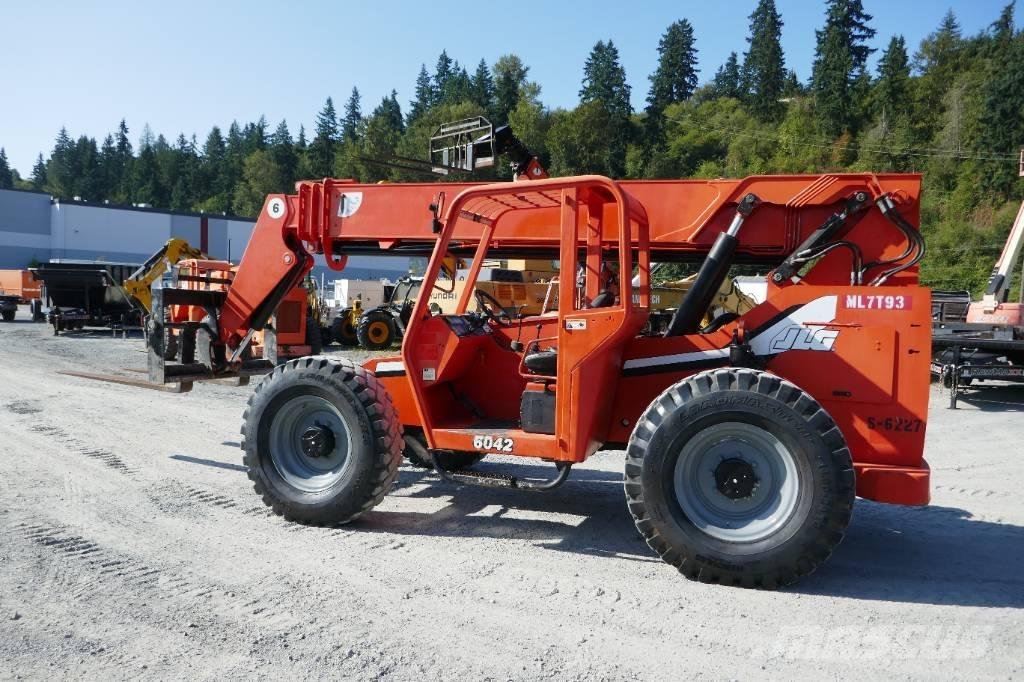 SkyTrak 6042 Telescopic handlers